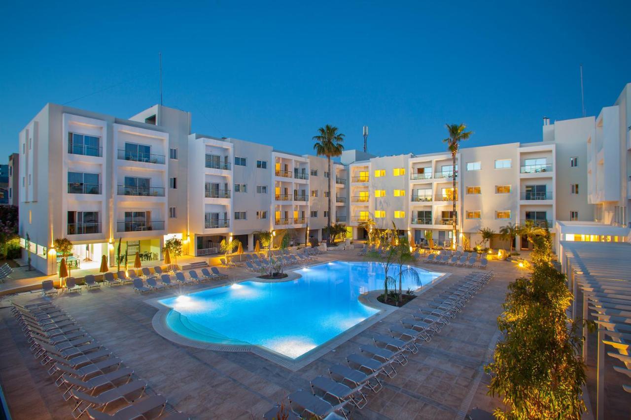 เมย์แฟร์ โฮเต็ล Hotel Paphos ภายนอก รูปภาพ