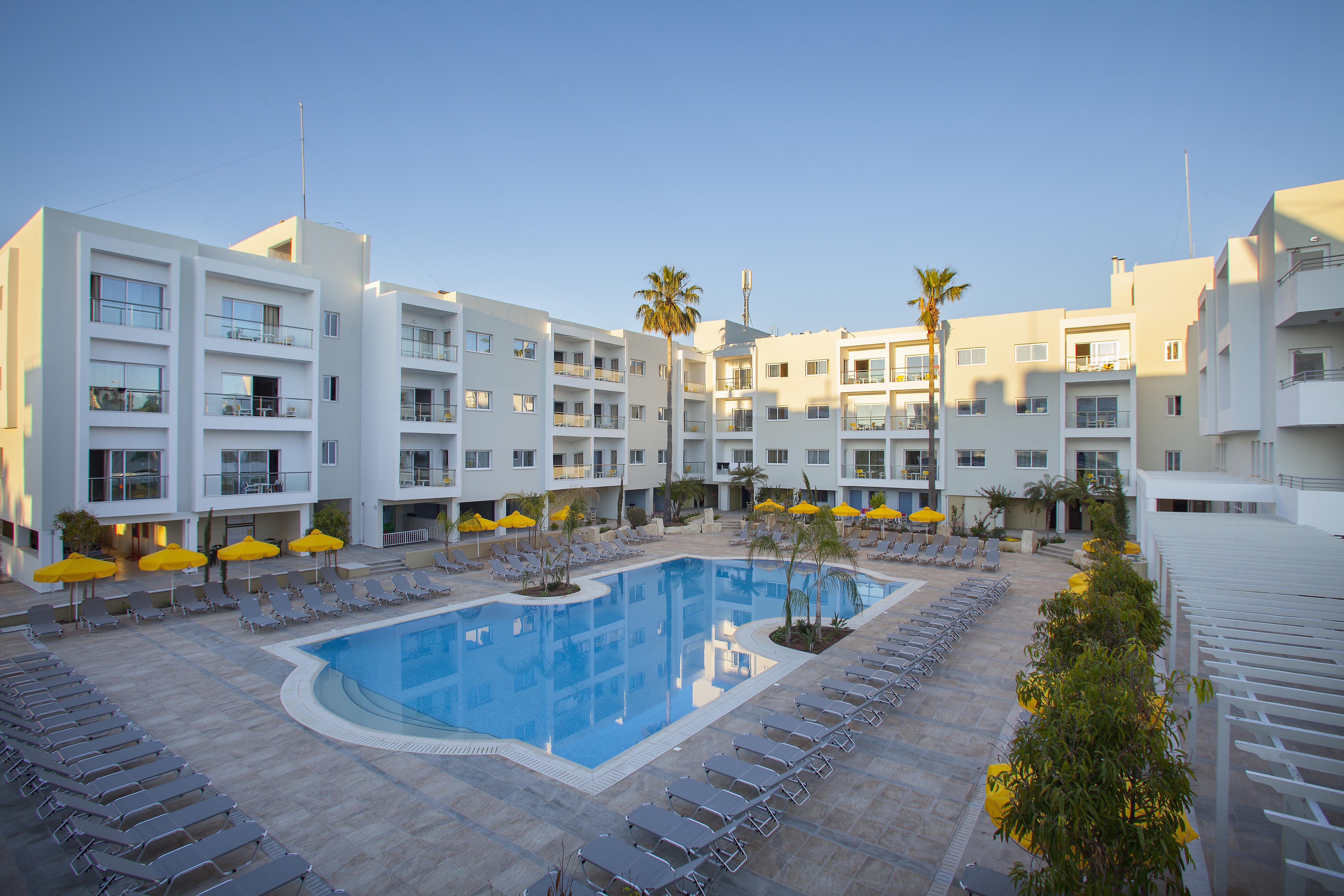 เมย์แฟร์ โฮเต็ล Hotel Paphos ภายนอก รูปภาพ